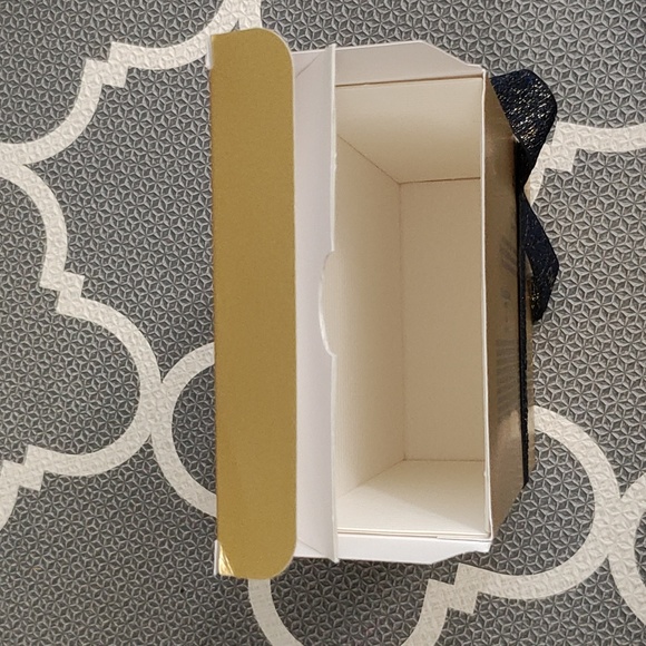 Chanel empty box - Picture 2 of 9